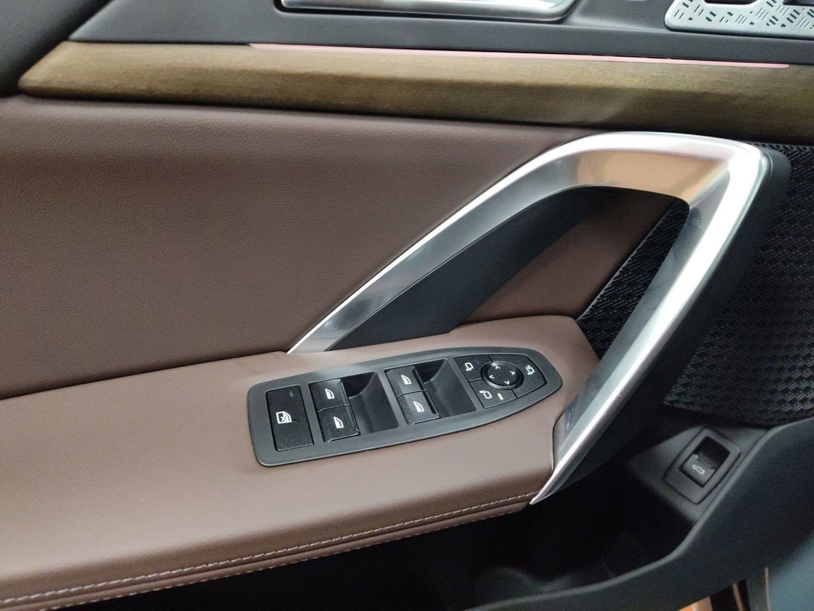 Used 2025 BMW X1 xDrive28i w/ Convenience Package image 12