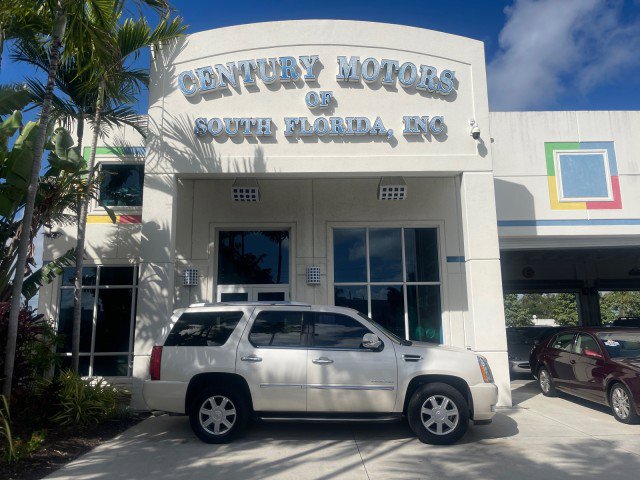 Used 2013 Cadillac Escalade 2WD image 1