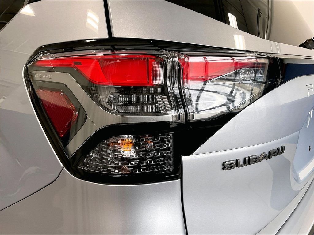 Used 2025 Subaru Forester Premium AWD/4WD image 35