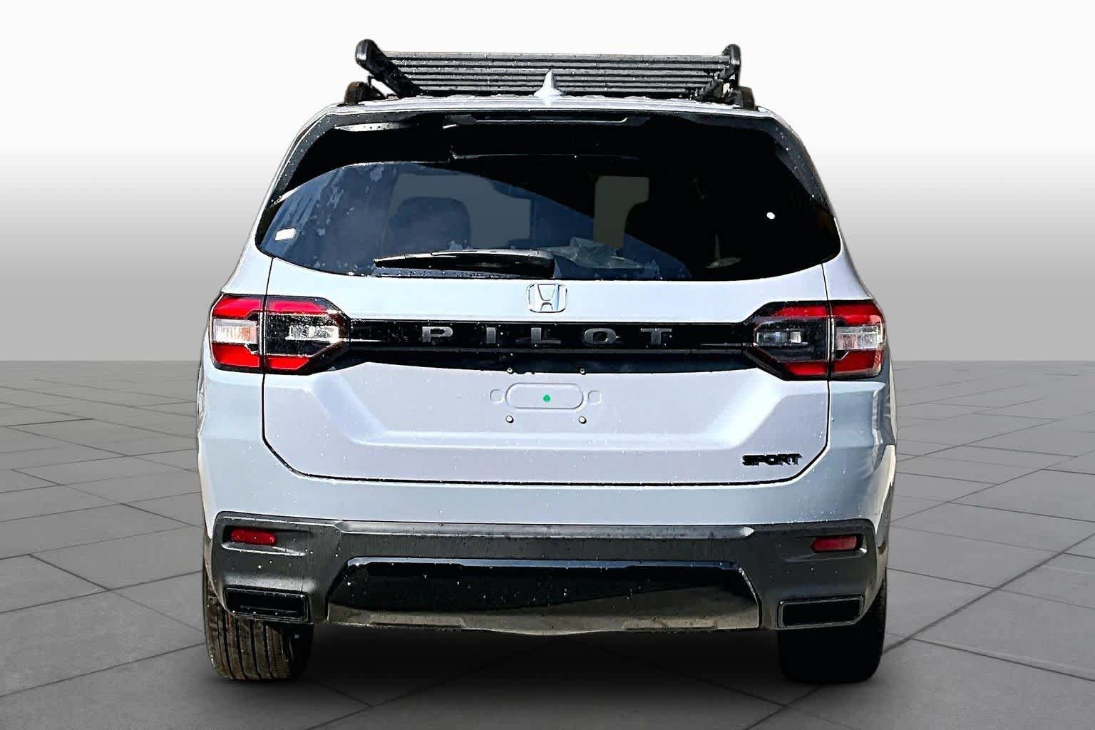 New 2026 Honda Pilot Sport image 4