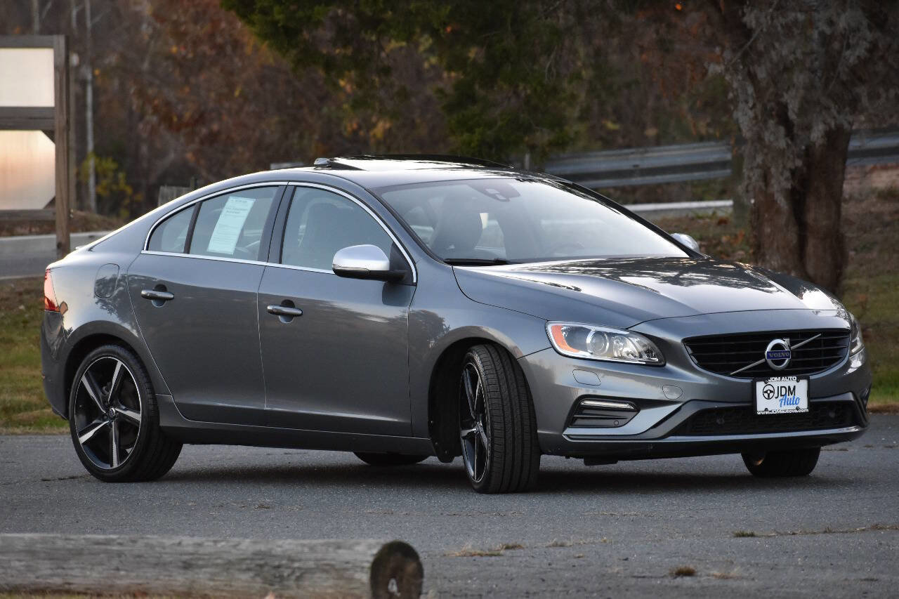 Used 2016 Volvo S60 T5 R-Design image 4