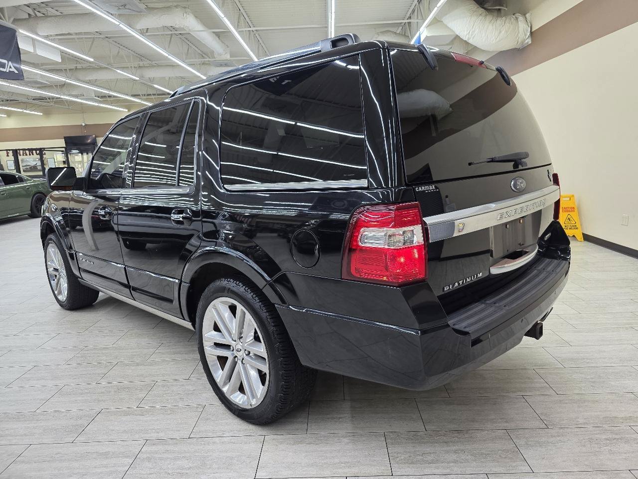Used 2017 Ford Expedition Platinum RWD image 8