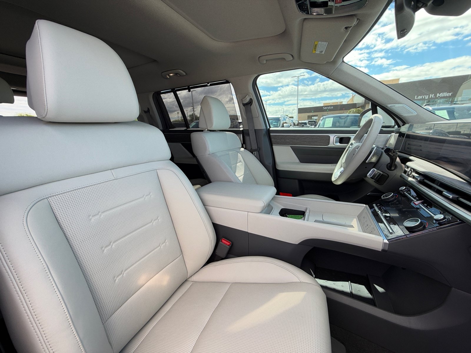 Used 2025 Hyundai Santa Fe Limited FWD image 19