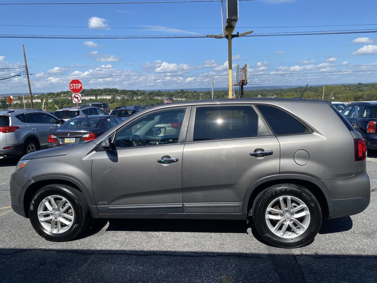 Used 2015 Kia Sorento LX image 10