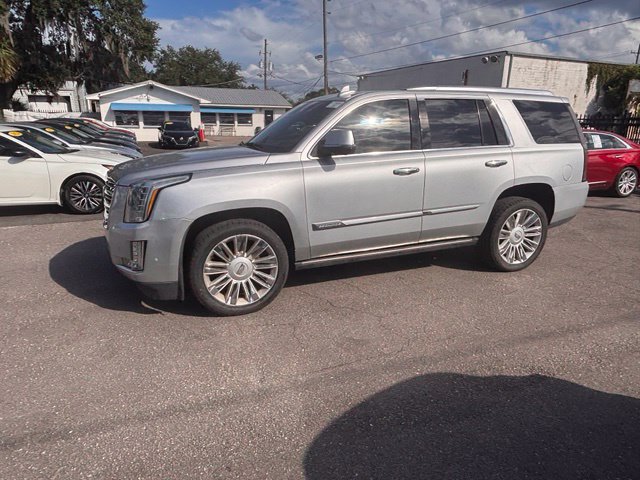 Used 2018 Cadillac Escalade Platinum RWD image 3