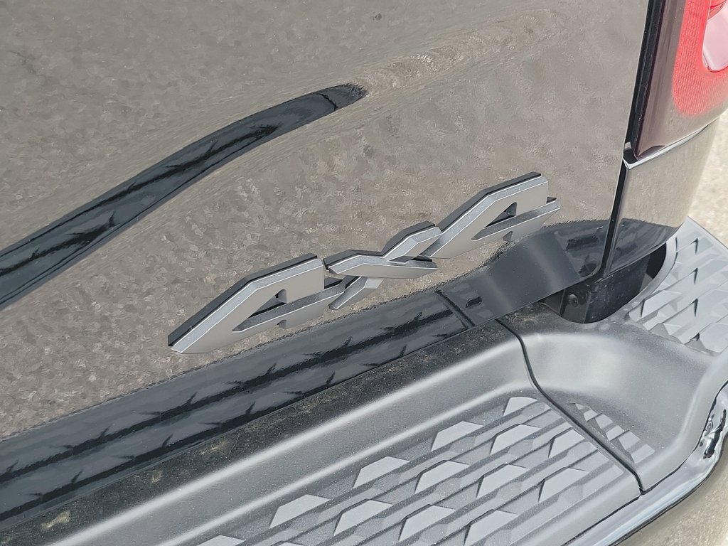 New 2026 RAM 2500 Big Horn AWD/4WD image 7