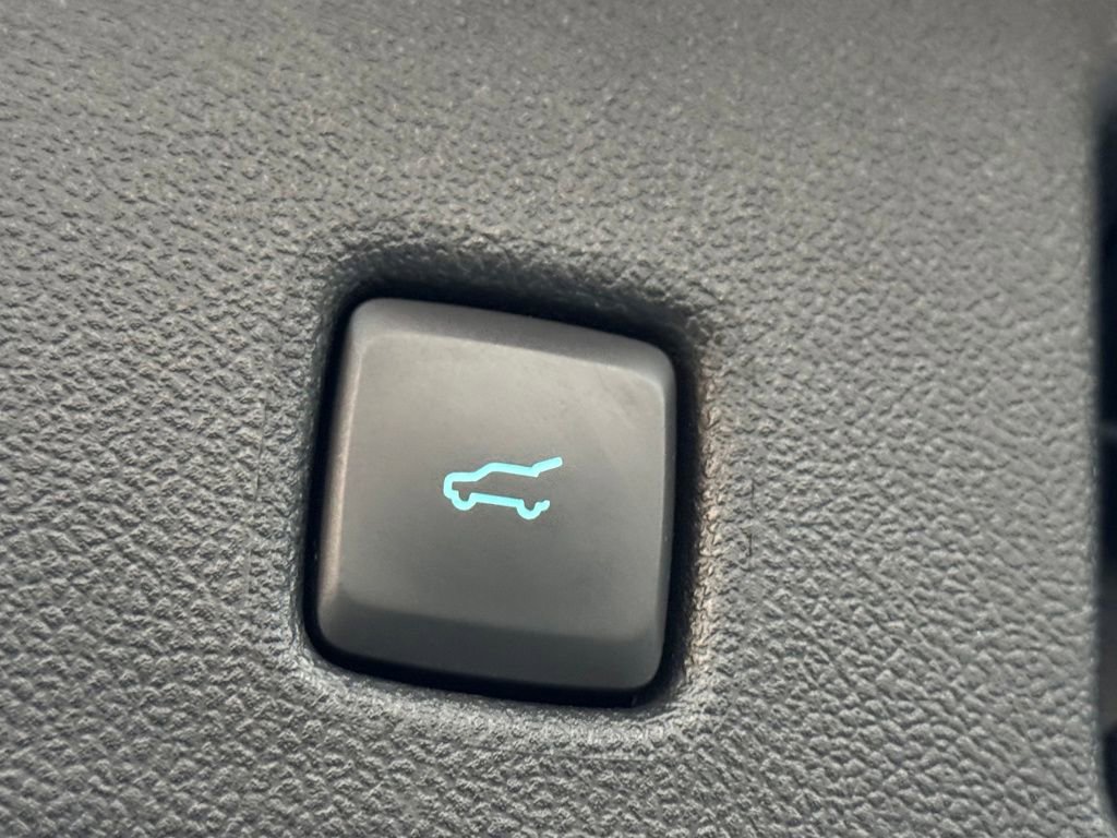 Used 2022 Ford Escape Titanium w/ Class II Trailer Tow Package image 31