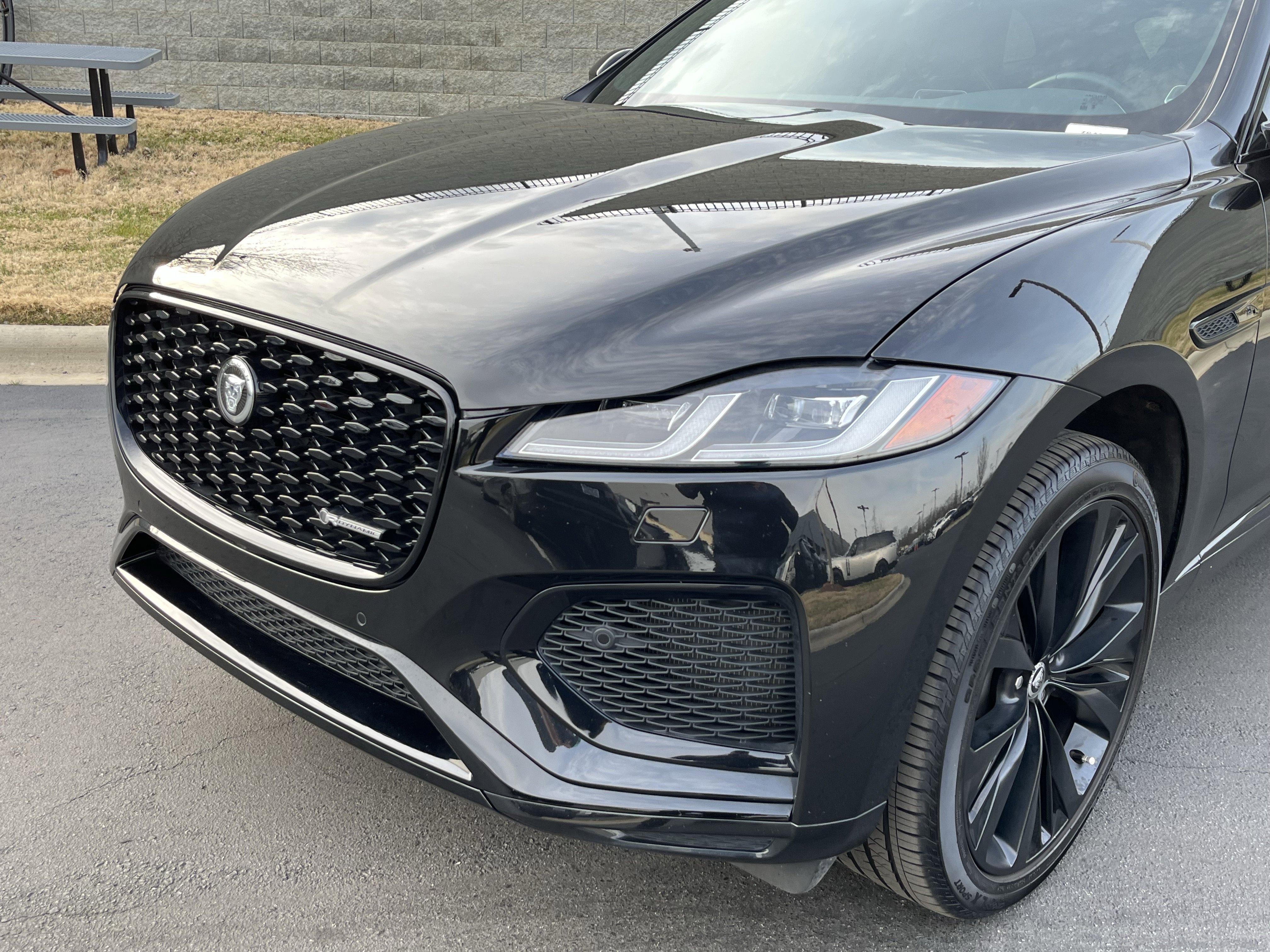 Certified 2024 Jaguar F-PACE R-Dynamic S image 11