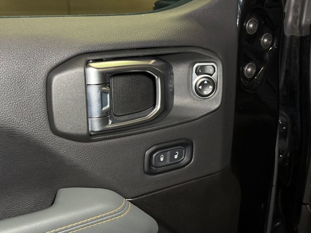 Used 2024 Jeep Wrangler High Altitude AWD/4WD image 22