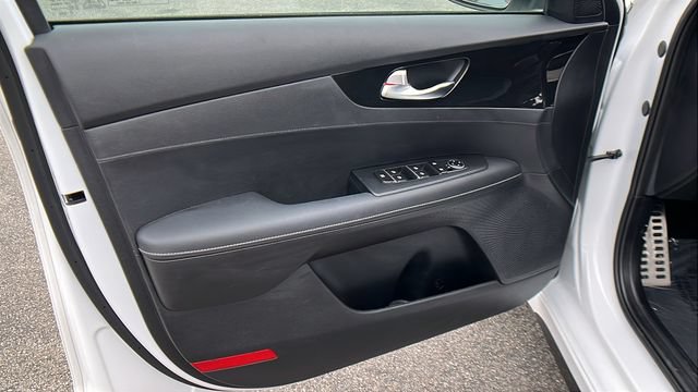 Used 2023 Kia Forte GT-Line w/ GT-Line Technology Package FWD image 17