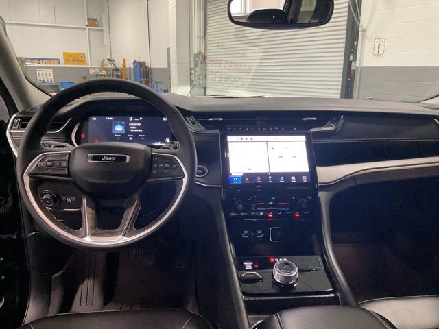 Used 2023 Jeep Grand Cherokee L Limited w/ Trailer Tow Group (B) AWD/4WD image 12