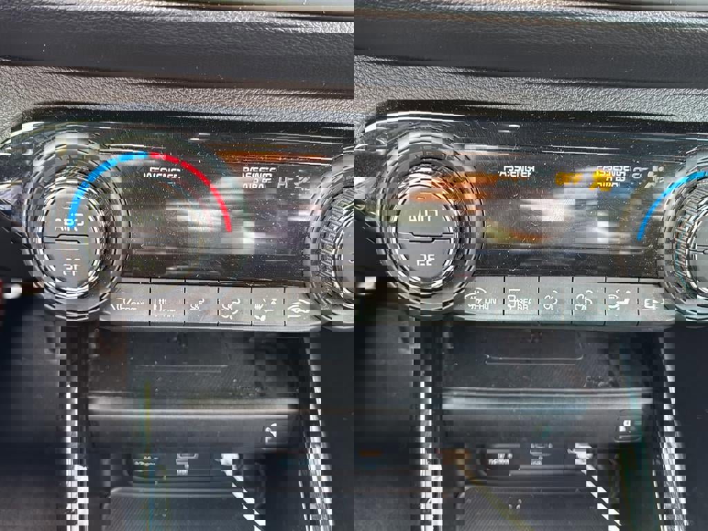 Used 2023 Kia Forte GT-Line w/ GT-Line Premium Package image 7