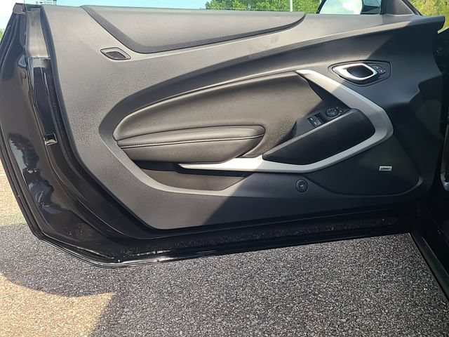 Used 2023 Chevrolet Camaro LT w/ Technology Package RWD image 11