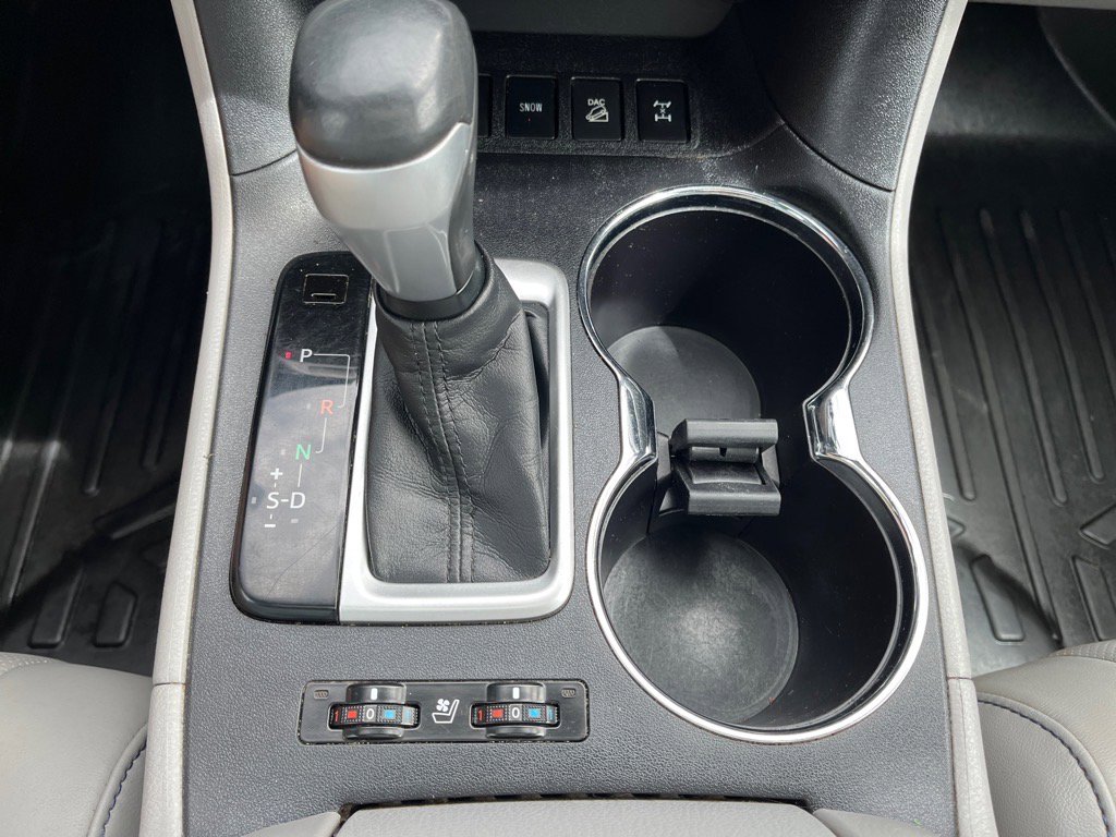 Used 2015 Toyota Highlander Limited image 21