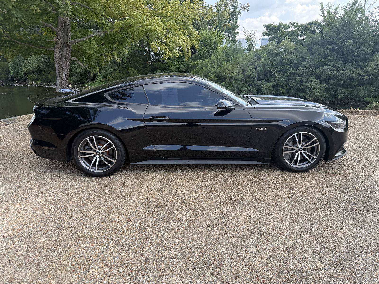 Used 2016 Ford Mustang GT RWD image 2