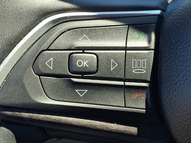 Used 2025 Jeep Grand Cherokee Limited AWD/4WD image 21