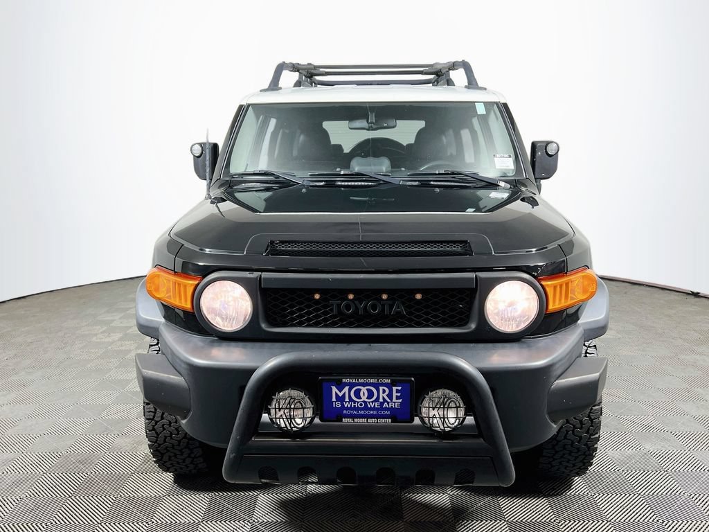Used 2014 Toyota FJ Cruiser 4WD w/ Convenience Package image 2