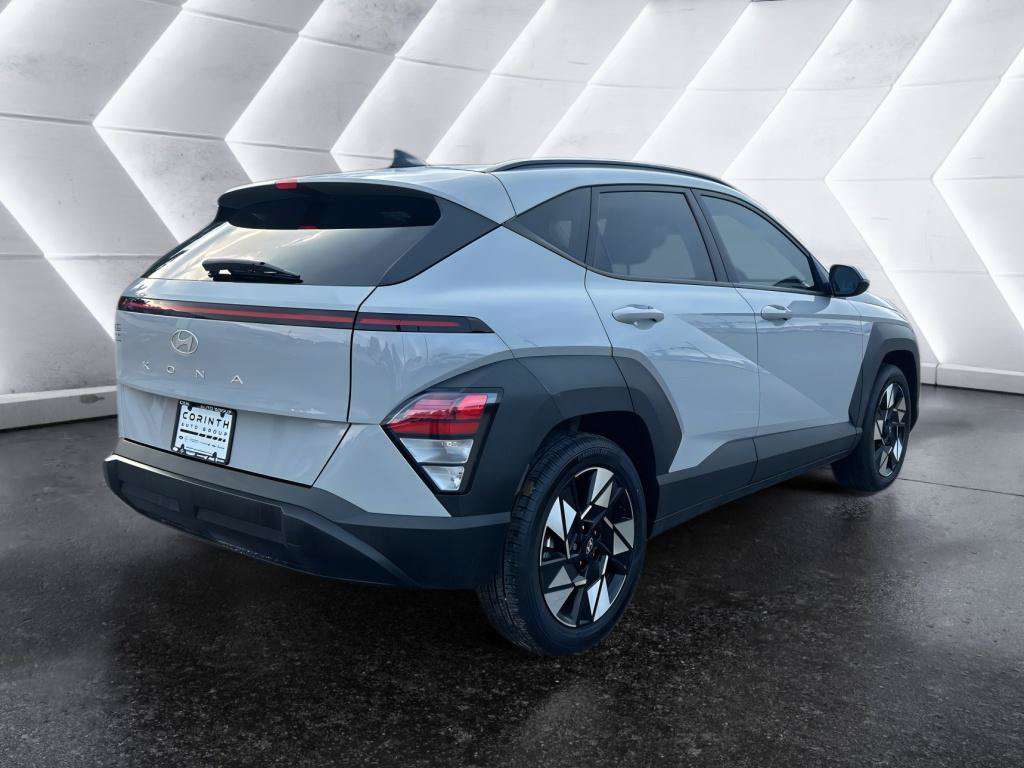 Used 2024 Hyundai Kona SEL w/ Convenience Package FWD image 7
