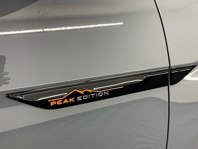 Used 2025 Volkswagen Atlas Peak Edition SE image 26