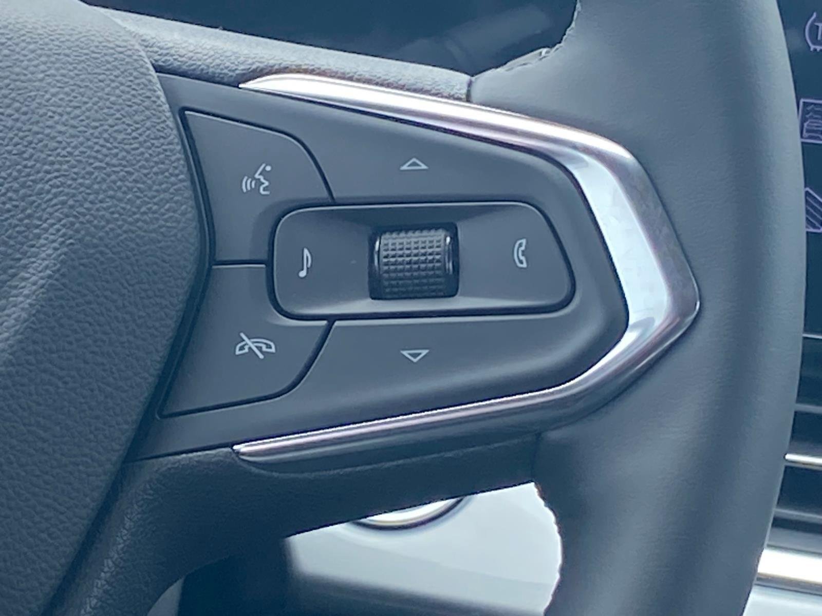 New 2026 Chevrolet Trax LT w/ Midnight Edition FWD image 9
