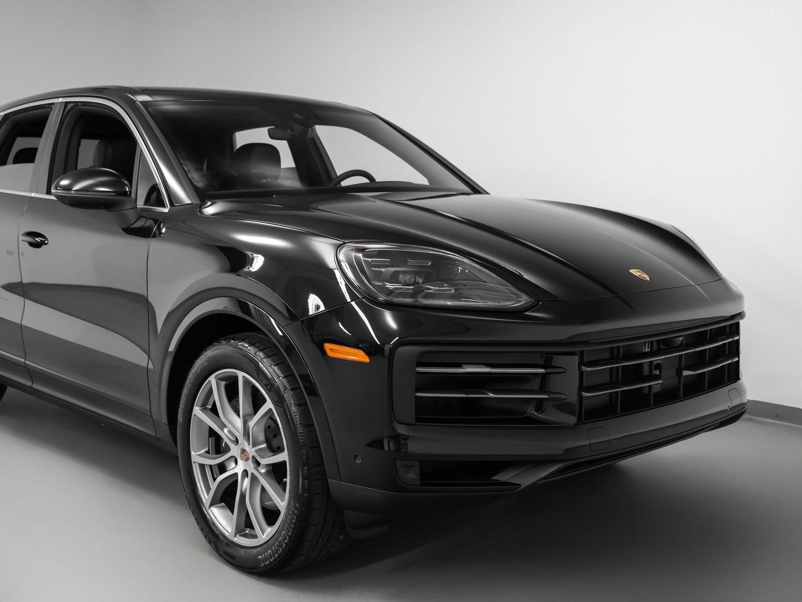 Certified 2025 Porsche Cayenne image 9