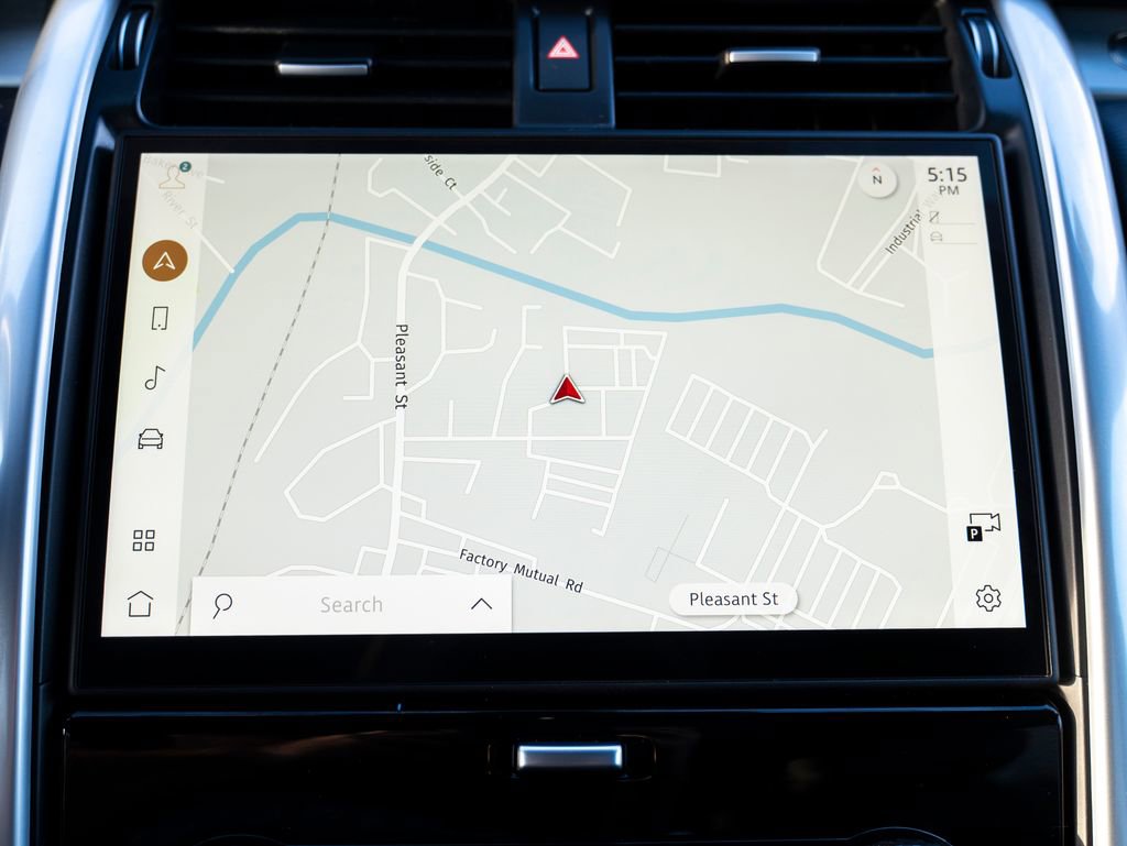 Certified 2024 Land Rover Discovery Dynamic SE image 28