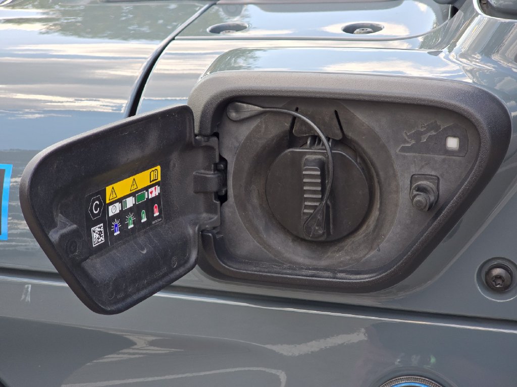 Used 2024 Jeep Wrangler Unlimited Rubicon 4xe AWD/4WD image 36