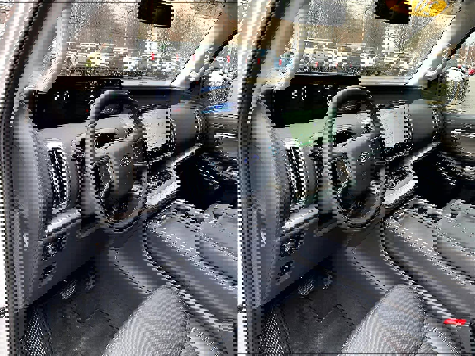 Used 2025 Ford Expedition Platinum image 8