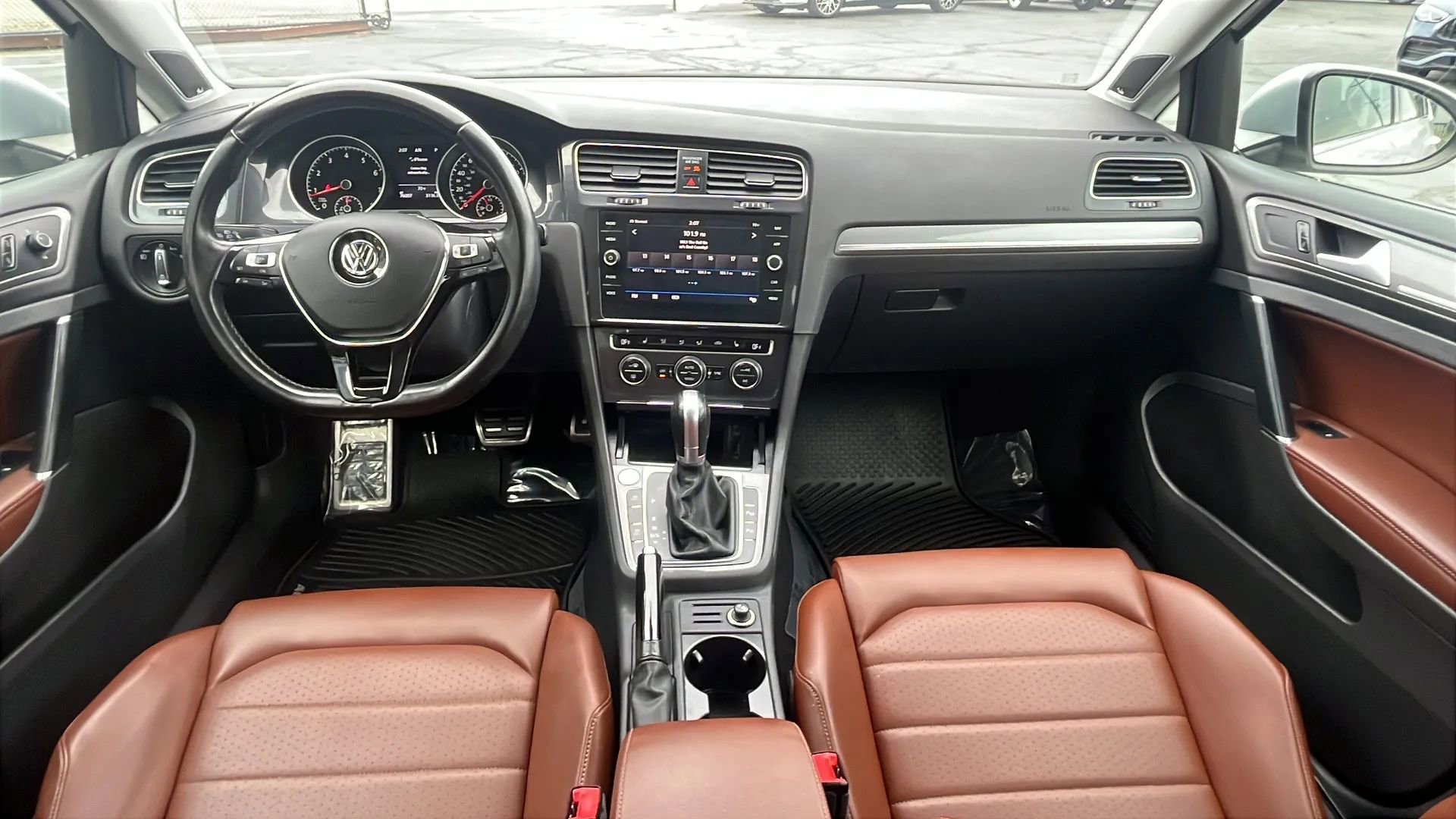 Used 2018 Volkswagen Golf Alltrack SEL image 12