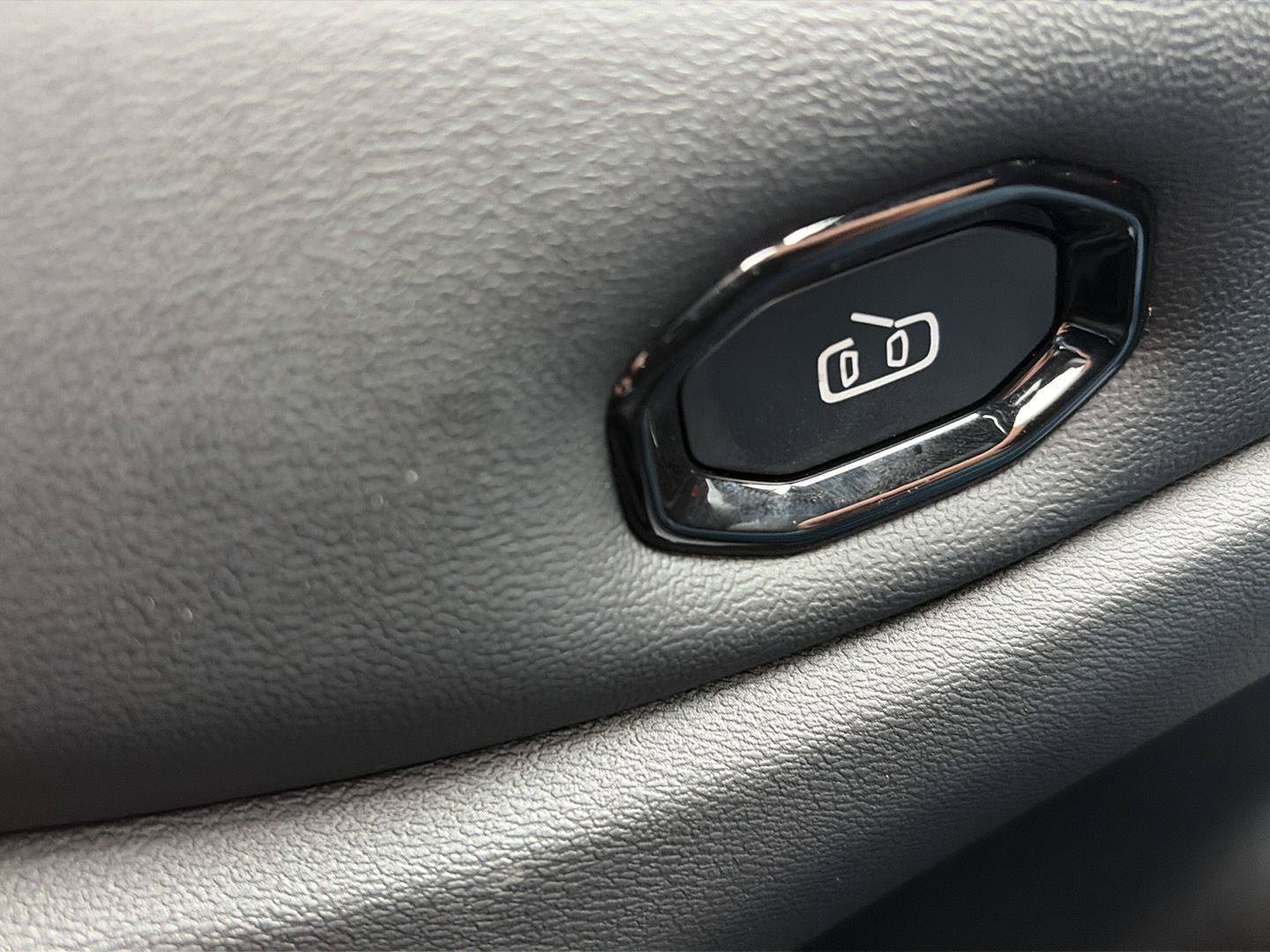 New 2026 Jeep Cherokee Limited AWD/4WD image 13