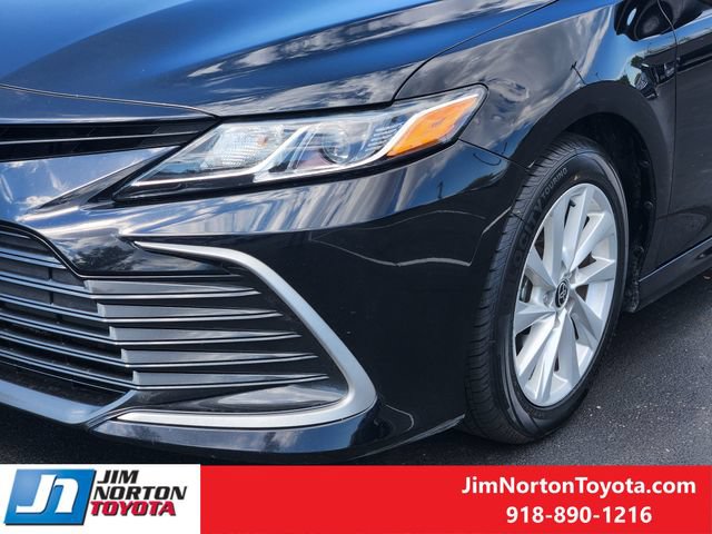 Used 2021 Toyota Camry LE FWD image 10