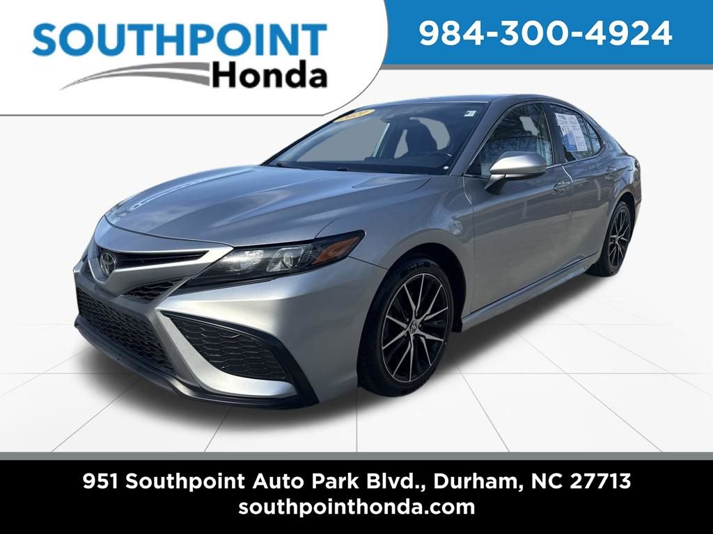 Used 2021 Toyota Camry SE image 3