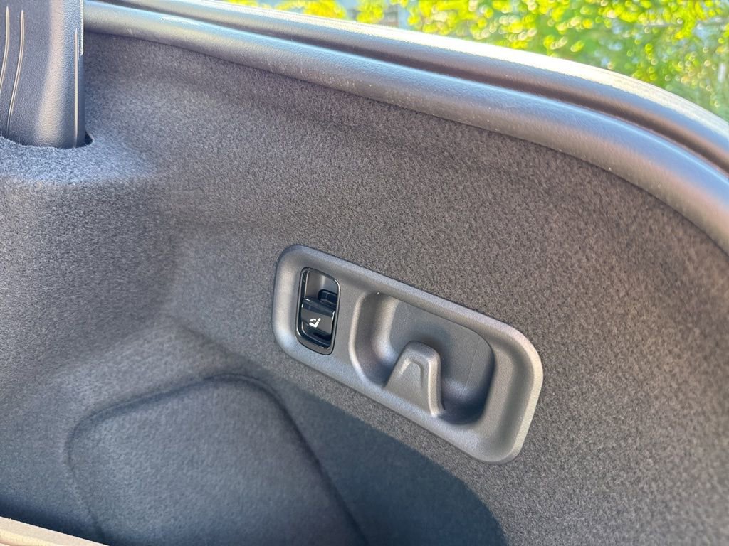 New 2026 Mercedes-Benz E 350 4MATIC Sedan image 28