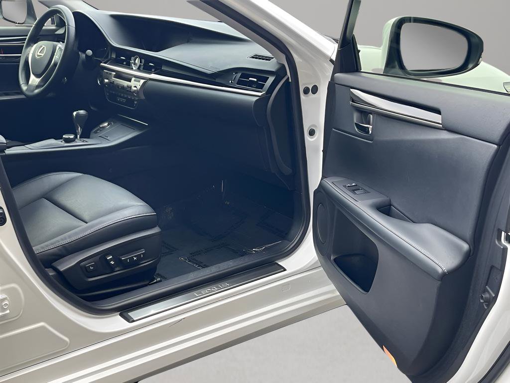 Used 2015 Lexus ES 350 image 23