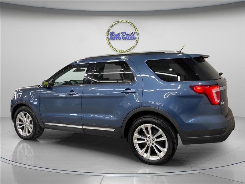 Used 2019 Ford Explorer XLT w/ Equipment Group 202A AWD/4WD image 3