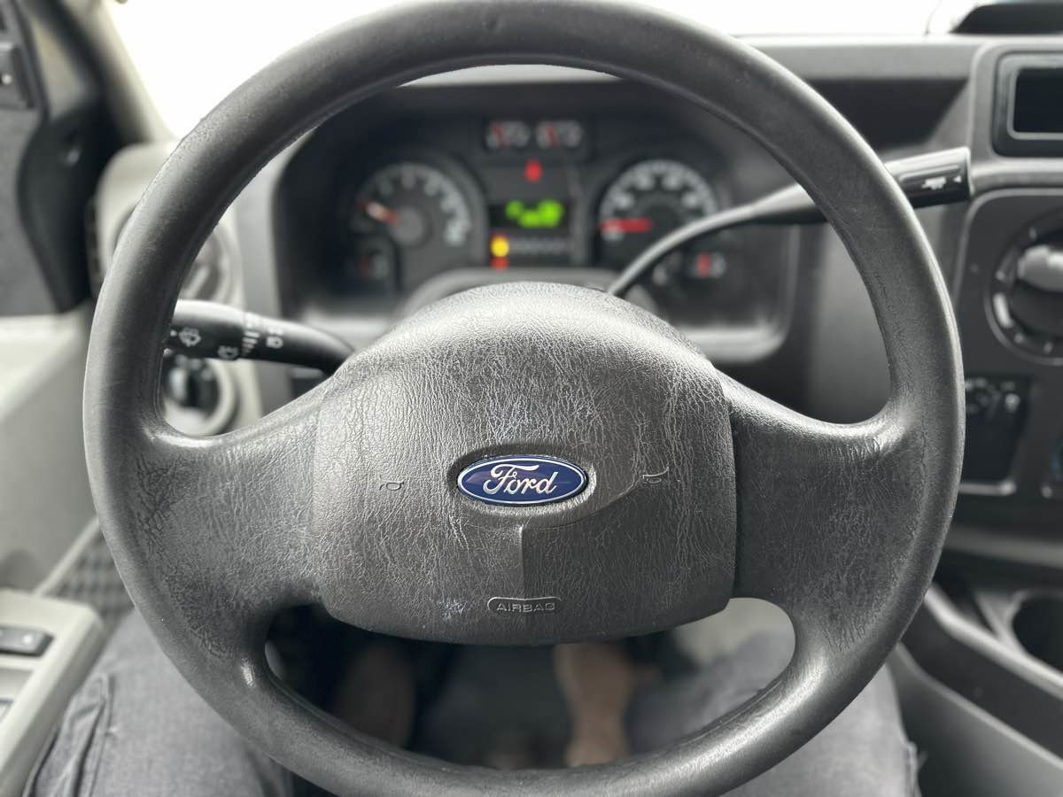 Used 2019 Ford E-450 and Econoline 450 Super Duty w/ Power Windows & Locks Group image 16