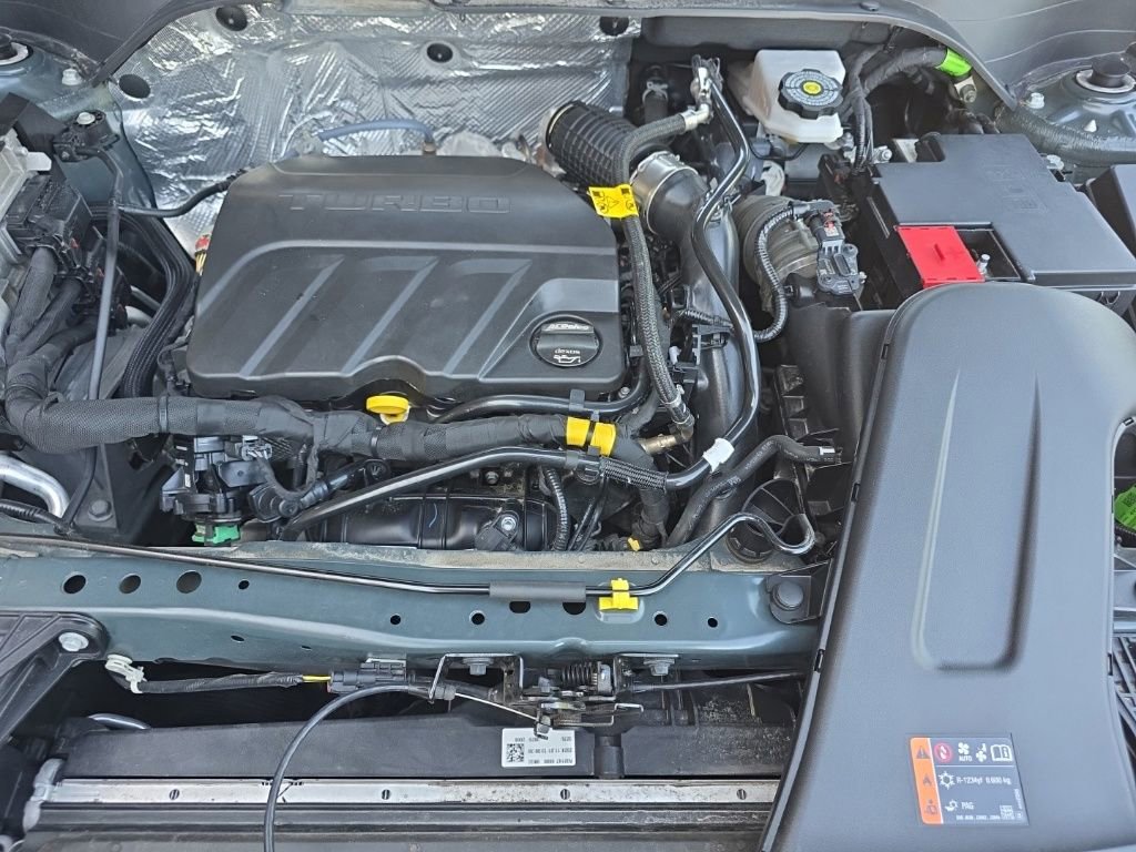 Used 2025 Chevrolet Trax LT FWD image 32