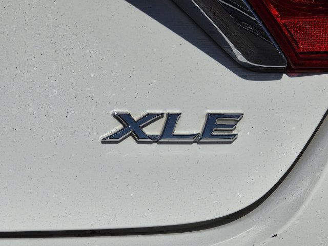 Used 2016 Toyota Camry XLE FWD image 29