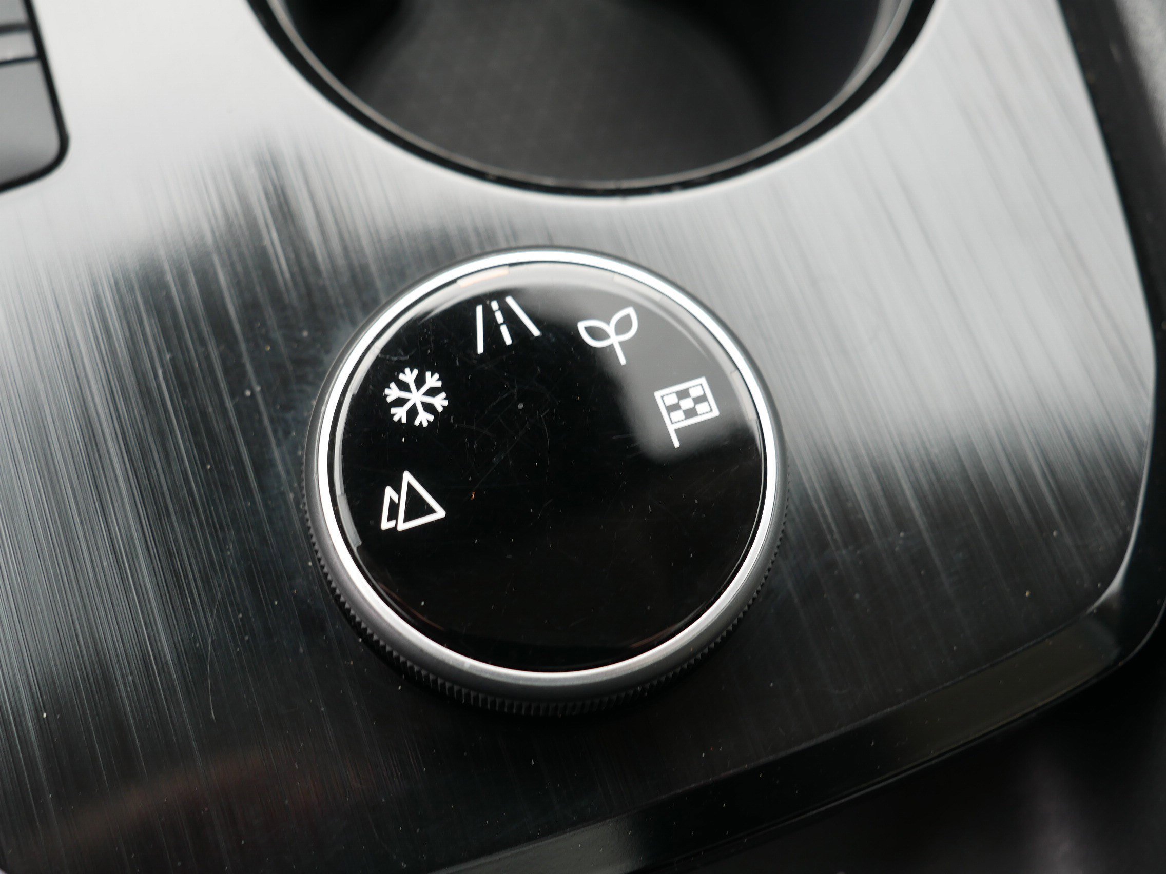 Used 2023 Nissan Rogue SV w/ SV Premium B Package image 31