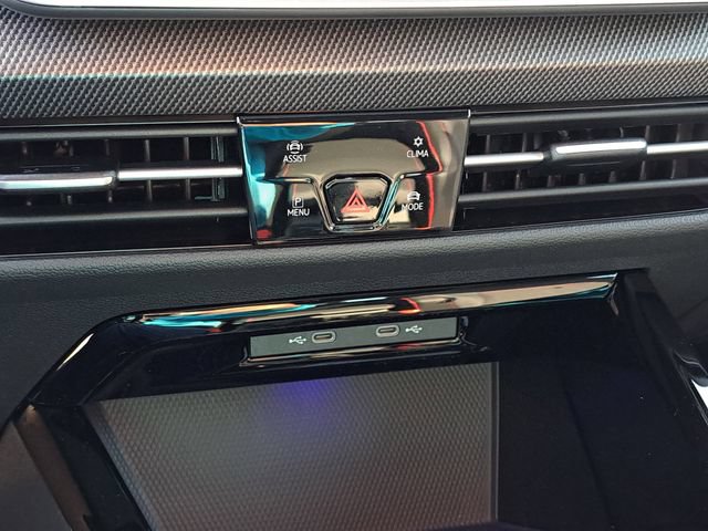 New 2025 Volkswagen GTI SE FWD image 18