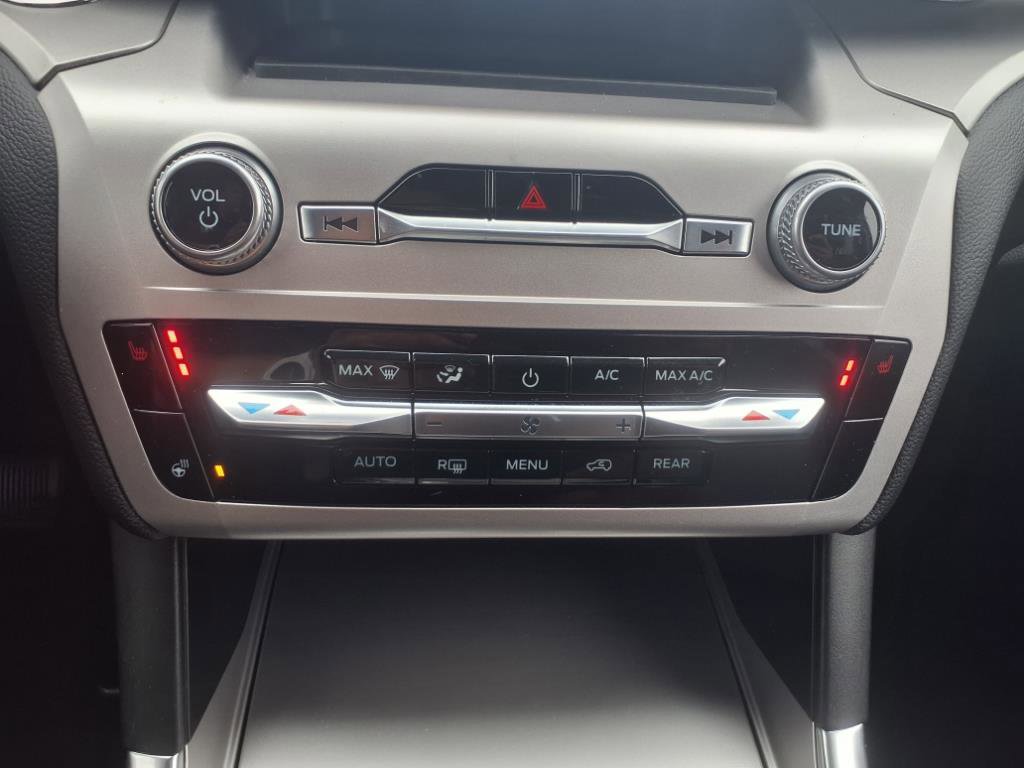 Certified 2022 Ford Explorer XLT w/ Equipment Group 202A image 20