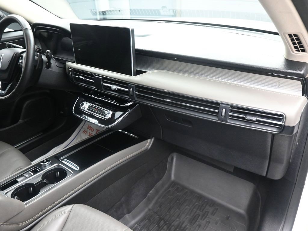 Used 2024 Lincoln Corsair FWD w/ Equipment Group 101A image 15