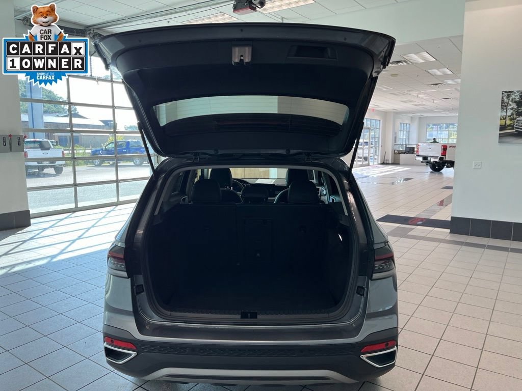Used 2025 Volkswagen Taos SE AWD/4WD image 15