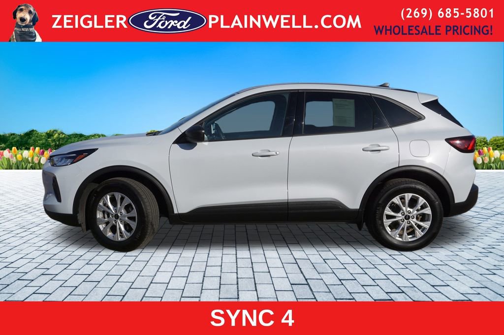 Used 2025 Ford Escape Active image 2