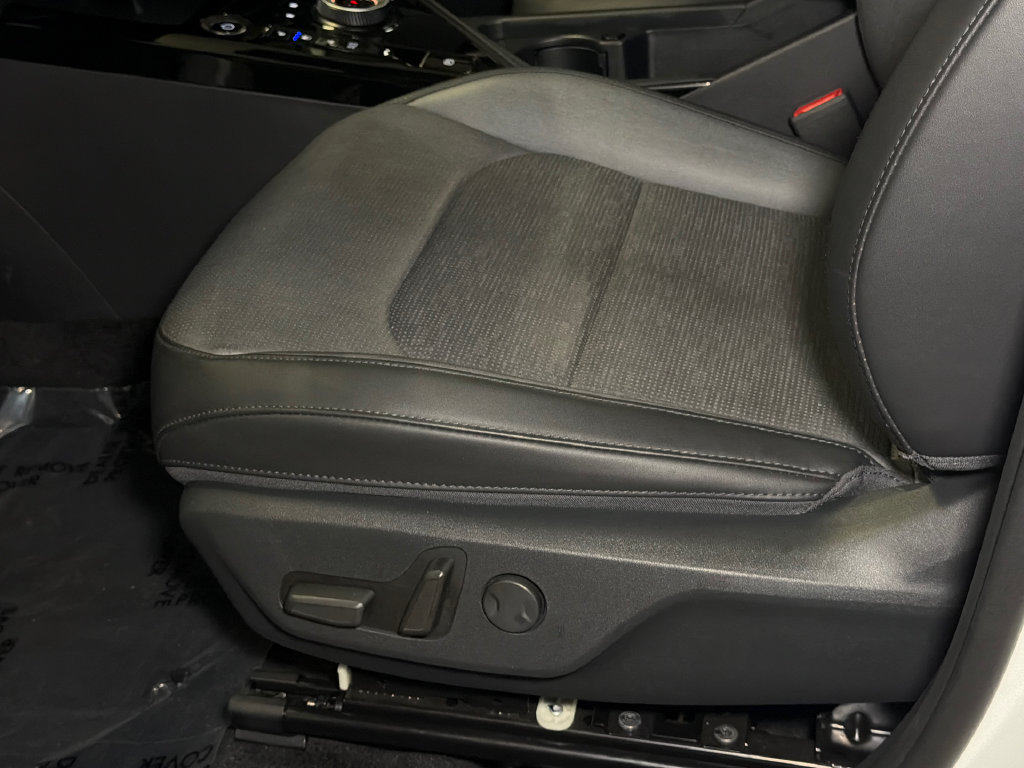 Certified 2023 Kia Niro Wave FWD image 24