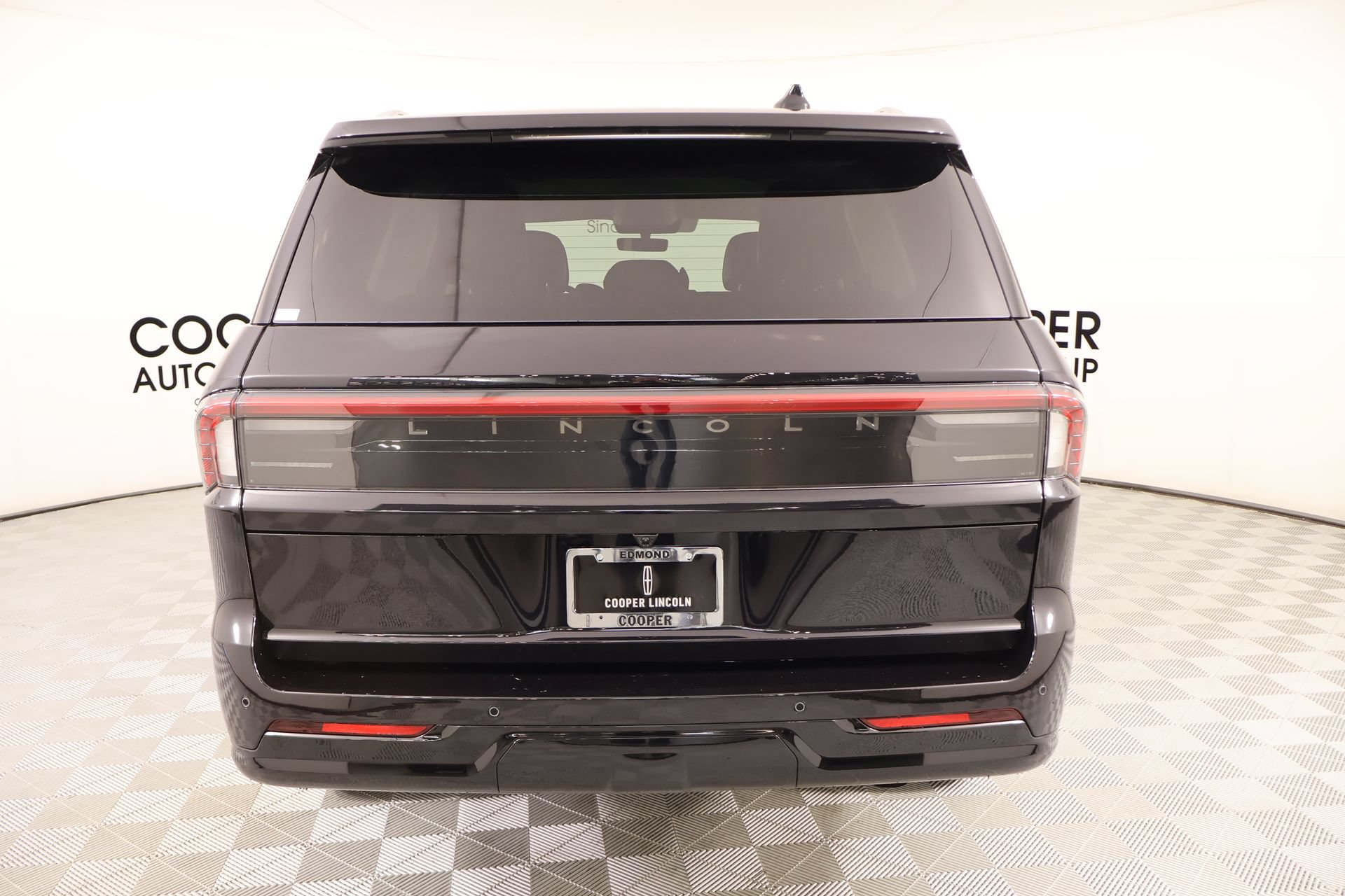 New 2026 Lincoln Navigator Premiere AWD/4WD image 22