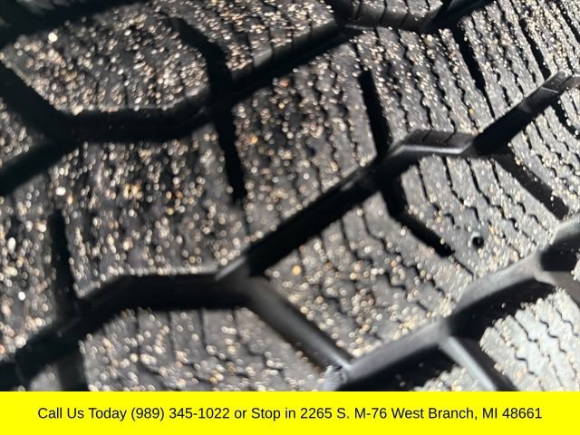 Used 2003 Chevrolet Avalanche 4x4 w/ Suspension Package, Off-Road image 7