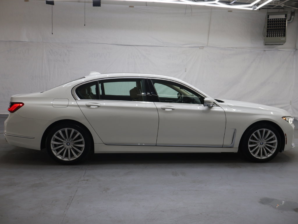 Used 2022 BMW 740i xDrive w/ Premium Package AWD/4WD image 8