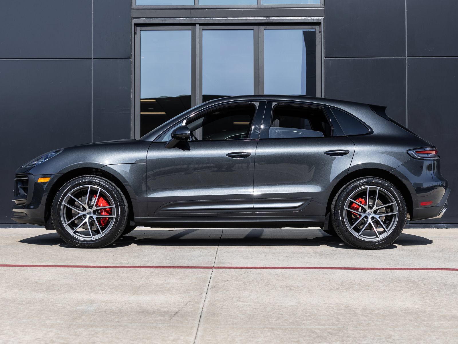 Certified 2026 Porsche Macan S AWD/4WD image 2