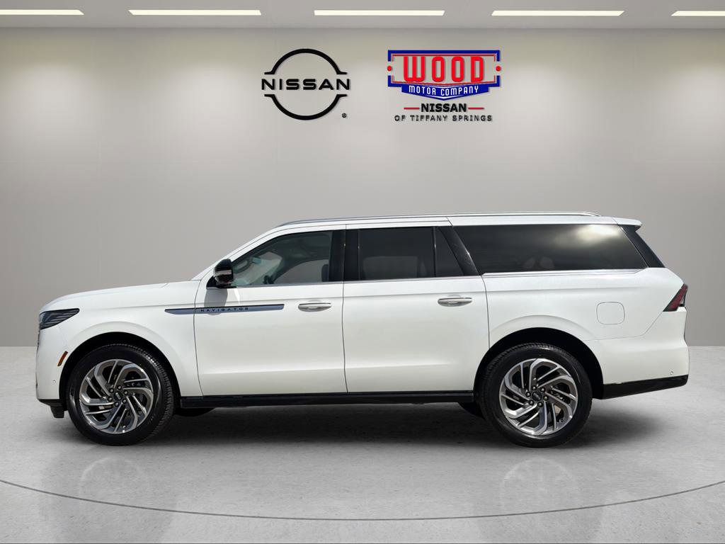 Used 2025 Lincoln Navigator Black Label AWD/4WD image 5